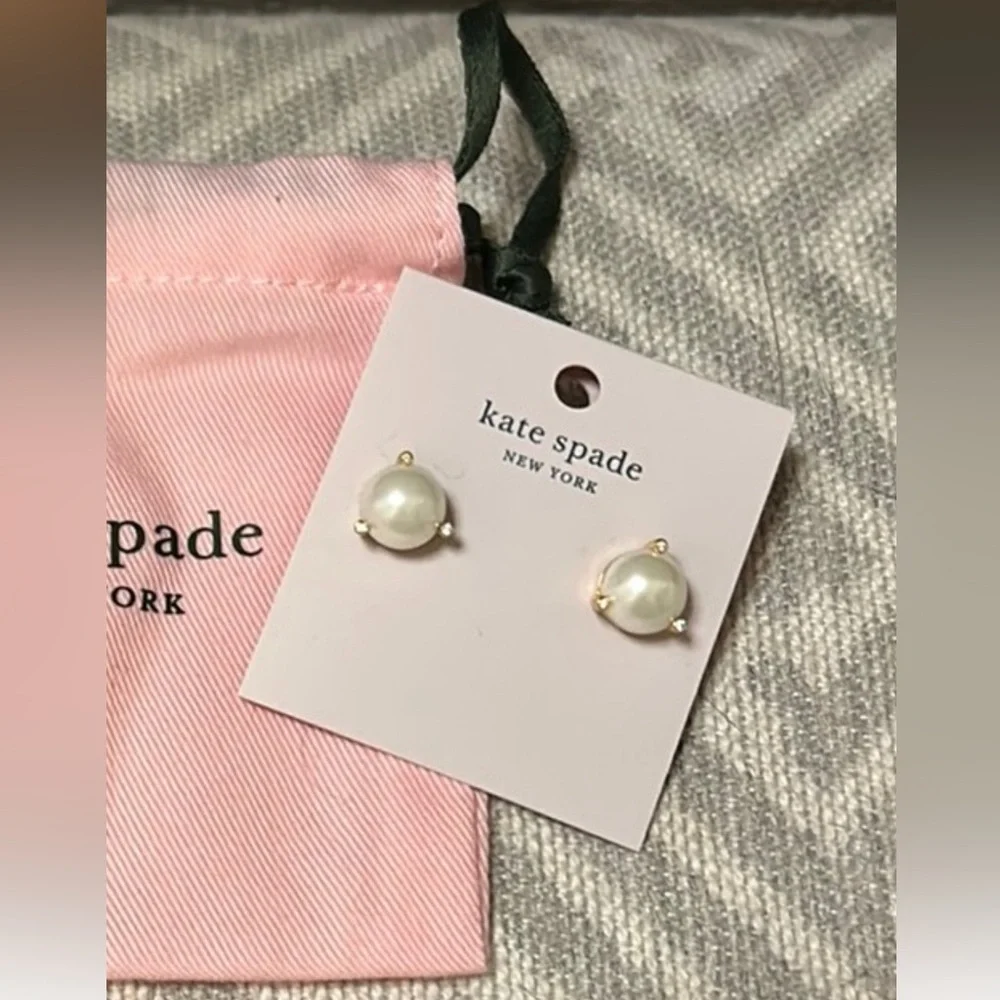 Kate Spade New York Rise and Shine Pearl Stud earrings w/ Gift Bag NEW